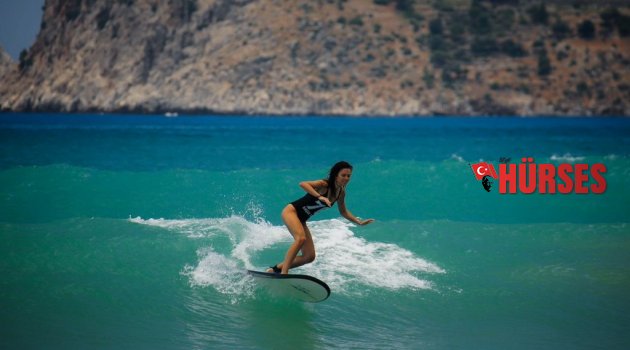 UKRAYNALI GÜZEL ALANYA’YA HAYRAN KALDI