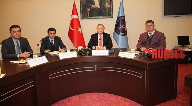 ÜNAL ADAYLIĞINI AÇIKLADI