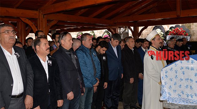 Üncel toprağa verildi