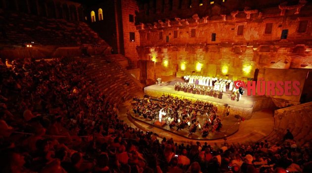 ÜNLÜ FESTİVAL ASPENDOS'TA BAŞLADI