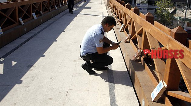 ÜST GEÇİTTE FETÖ KİTAPLARI SERGİSİ