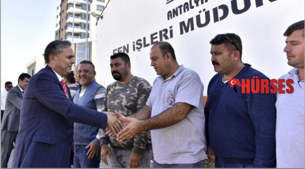 Uysal, Fen İşleri çalışanlarıyla buluştu