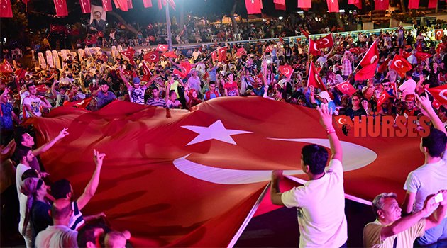 VALİ KARALOĞLU: DEMOKRASİYE SAHİP ÇIKIYORUZ