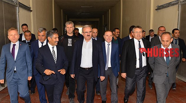 VALİ KARALOĞLU ELMALI’DA FABRİKA AÇTI