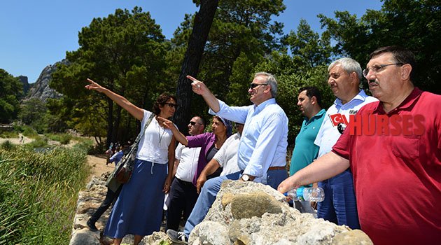 Vali Karaloğlu turizme el attı