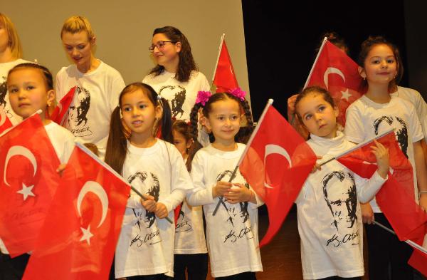 YABANCILARIN GÖZÜNDEN ATATÜRK GECESİ