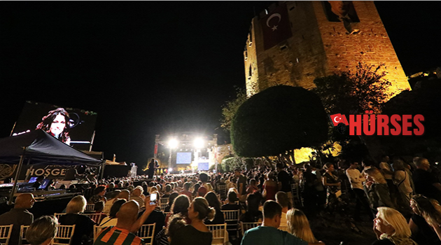 Yağmur altında caz keyfi