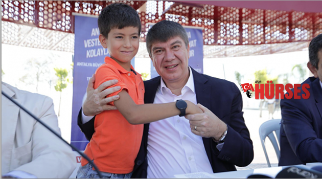 Yanından ayrılmadı