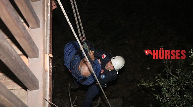 Yaralı kişi, itfaiye operasyonuyla kurtarıldı