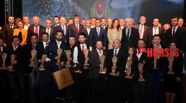 YILIN GAZETECİLERİ ÖDÜLLERİNİ ALDI