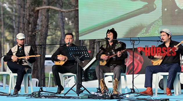 YÖRÜK FESTİVALİ'NDE DOMBİRA COŞKUSU