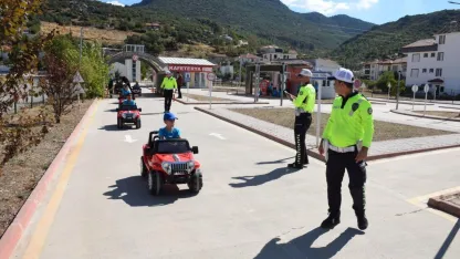 Burdur’da öğrencilere trafik güvenliği eğitimi