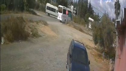 Antalya’da okul servisiyle midibüs çarpıştı: 7 öğrenci yaralandı