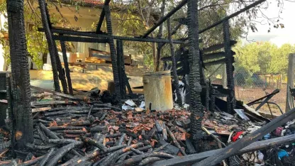 Menteşe’de evin damında çıkan yangın korkuttu