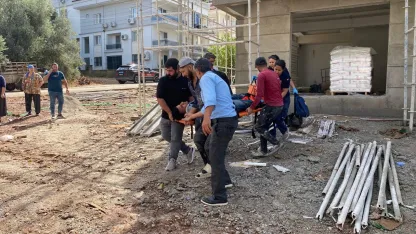 Asansör boşluğuna düşüp yaralandı