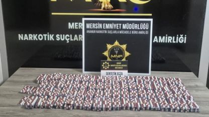 Takside arama yapan polis binlerce uyuşturucu hap ele geçirdi