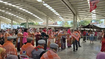Antalya'da pala bıyıklar yarıştı