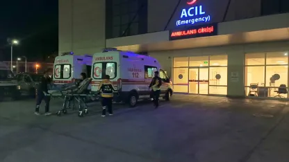 Burdur'da kaza: 2'si asker 5 yaralı