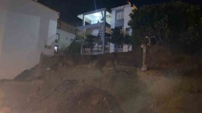 Antalya’da inşaat kazı çalışmaları sırasında toprak kayması: Bir ev tahliye edildi