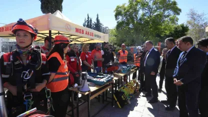 Antalya’da deprem tahliye tatbikatı gerçekleştirildi
