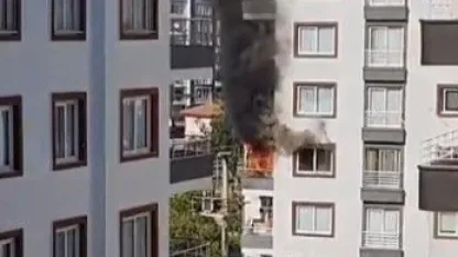 Apartman dairesi çıkan yangında kullanılamaz hale geldi
