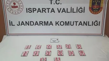 Isparta’da yol kontrolünde durdurulan araçta uyuşturucu hap ele geçirildi