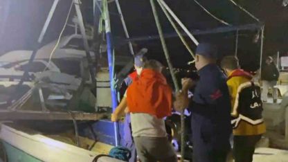Ticari yatta rahatsızlanan vatandaşa Sahil Güvenlik’ten tıbbi tahliye