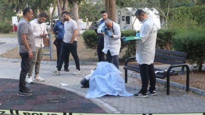 Çocuk parkındaki bankta ölü olarak bulundu