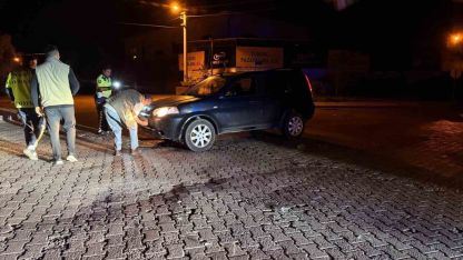 Otomobil ile çarpışan motosikletlin yaralı sürücüsü kaza yerinden kaçtı