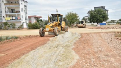 Kepez’den Demirel Mahallesi’ne asfalt