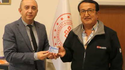 Burdurlu sanatçıya 'Somut Olmayan Kültür Miras Taşıyıcısı' unvanı