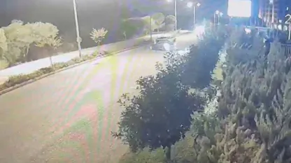 Manavgat’ta motosiklet ’U’ dönüşü yapan otomobile çarptı: 1 yaralı