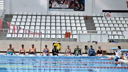 Muratpaşa’da ücretsiz yüzme eğitimleri başladı