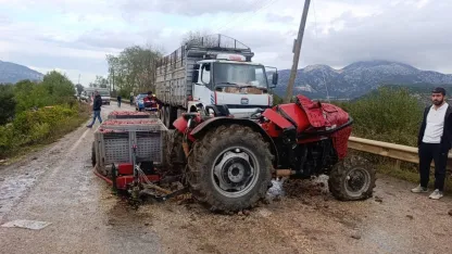 Kamyonla traktör çarpıştı: 1 yaralı