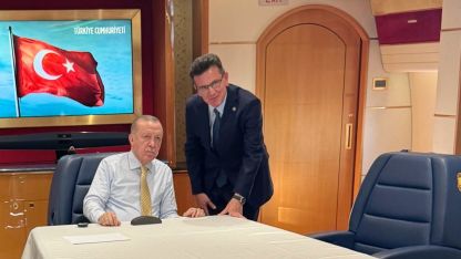 Cumhurbaşkanı Erdoğan'ın Körfez turunda Antalya'dan iki milletvekili