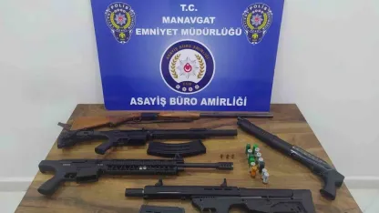 Manavgat’ta 19 adrese eş zamanlı baskın: 6 gözaltı