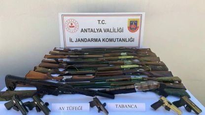 Elmalı'da ruhsatsız silah operasyonu