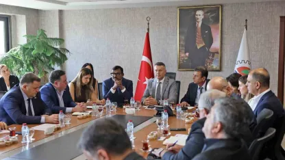 Mersin’de limandaki tarifeler konuşuldu