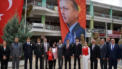 Serik'te çelenk töreni yapıldı