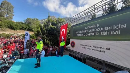 'Cumhuriyet Yolunda Kaskımla Güvenli Sürüş' etkinliği