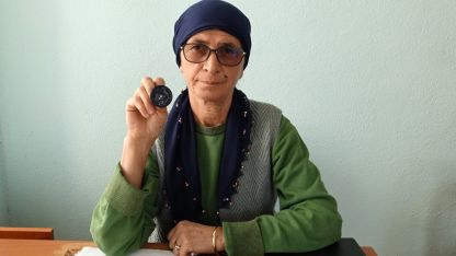 Mahallenin ilk kadın muhtarı, 16 yıldır mührü kaptırmadı