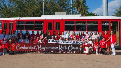 Nostalji tramvayında Cumhuriyet Bayramı kutlandı