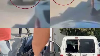 Kaza anı kamerada: Aracın çarptığı motosikletli savruldu