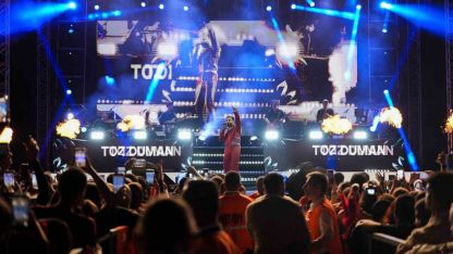 Tarsus’ta cumhuriyet coşkusu Sefo konseriyle zirveye ulaştı