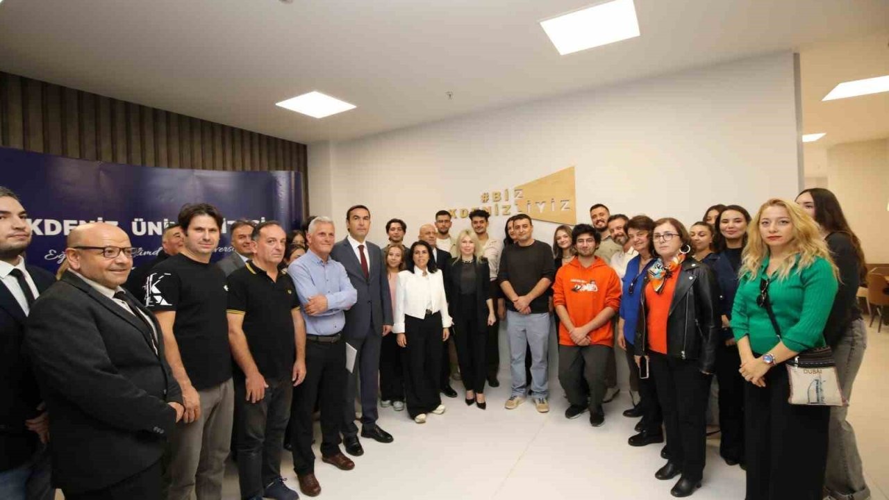 Akdeniz Üniversitesi Kütüphanesi yüzde 30 büyüdü