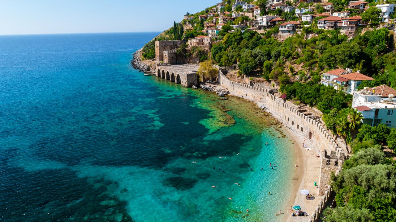 Alanya turizmine darbe! Turizmciler ses yükseltti