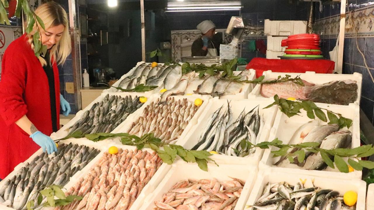 Antalya tezgahları şenlendi! Ekim ayında hangi balıklar tüketilmeli?