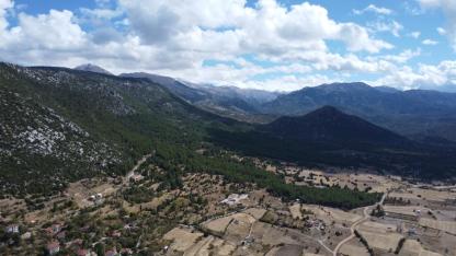 Antalya'da Göktepe ve Yıldız dağlarına kar yağdı
