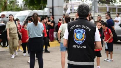 Antalya'da "Güvenli Okullar" projesiyle her okula bir polis görevlendirildi