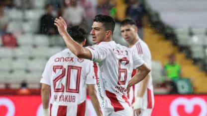 Antalya’da ilk yarı 3 gol! Antalyaspor:1 – Çaykur Rizespor:2